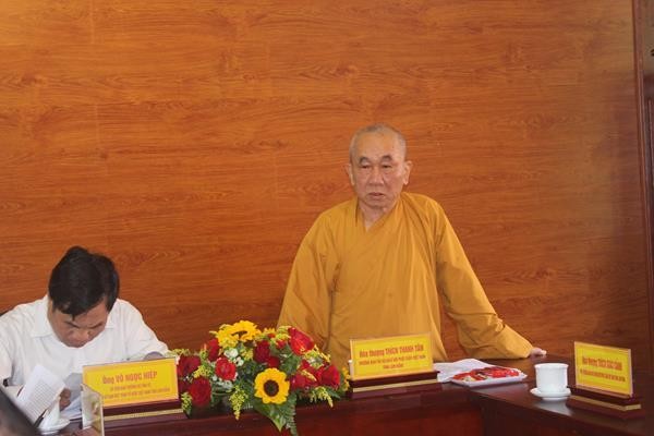 Hòa thượng Thích Thanh Tân điều hành buổi họp Hòa thượng Thích Thanh Tân điều hành buổi họp