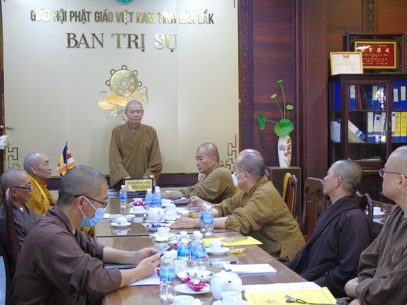 Hòa thượng Thích Châu Quang chủ trì buổi họp Hòa thượng Thích Châu Quang chủ trì buổi họp