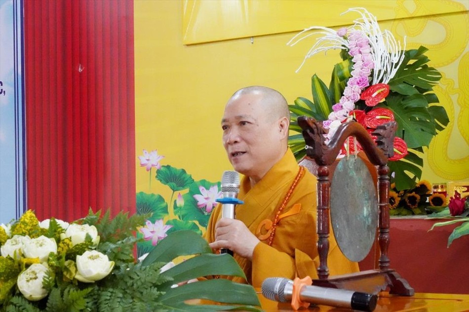 Hòa thượng Đường chủ đã đáp từ chia sẻ cùng đại chúng nhân dịp lễ tạ pháp Hòa thượng Đường chủ đã đáp từ chia sẻ cùng đại chúng nhân dịp lễ tạ pháp