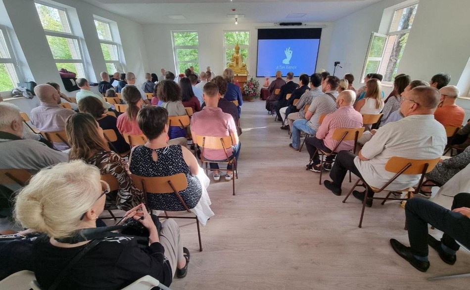 Quý khách tham dự lễ khánh thành