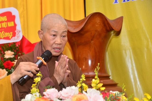 Ni trưởng Thích Diệu Tư ủy thác cho Thượng tọa Thích Quảng Truyền kế đăng trụ trì chùa Đôn Ni trưởng Thích Diệu Tư ủy thác cho Thượng tọa Thích Quảng Truyền kế đăng trụ trì chùa Đôn