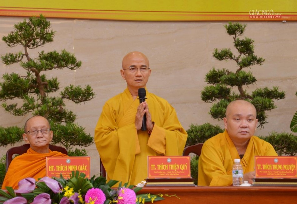 Thượng tọa Thích Thiện Quý, đại diện Ban Thường trực Ban Trị sự GHPGVN TP.HCM phát biểu chỉ đạo tại buổi lễ