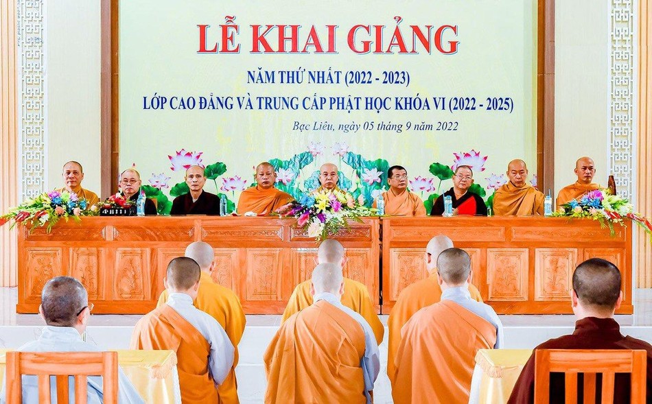 Tăng Ni Trường Trung cấp Phật học Bạc Liêu phát nguyện trau dồi tu học trước chư tôn đức chứng minh, Ban Giám hiệu Tăng Ni Trường Trung cấp Phật học Bạc Liêu phát nguyện trau dồi tu học trước chư tôn đức chứng minh, Ban Giám hiệu