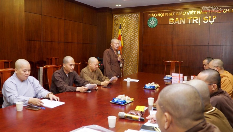 Thượng tọa Thích Lệ Quang phát biểu tại buổi họp