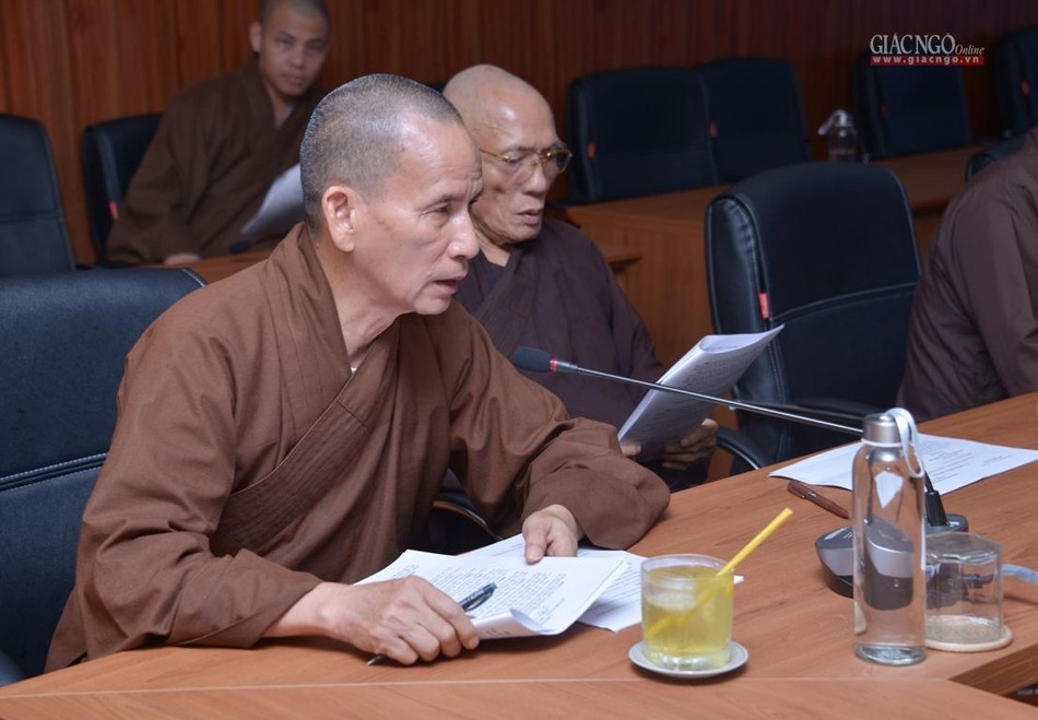 Hòa thượng Thích Thiện Thống đóng góp tu chỉnh bản thảo Hiến chương Hòa thượng Thích Thiện Thống đóng góp tu chỉnh bản thảo Hiến chương