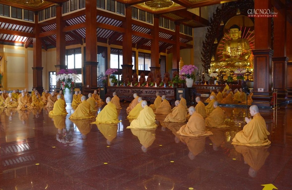 Sống trong tinh thần của giới luật, nuôi dưỡng các pháp thiện lành Sống trong tinh thần của giới luật, nuôi dưỡng các pháp thiện lành