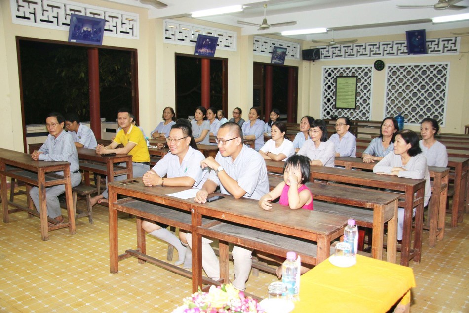 Học viên lớp học Phật pháp cư sĩ áo lam TP.Nha Trang Học viên lớp học Phật pháp cư sĩ áo lam TP.Nha Trang