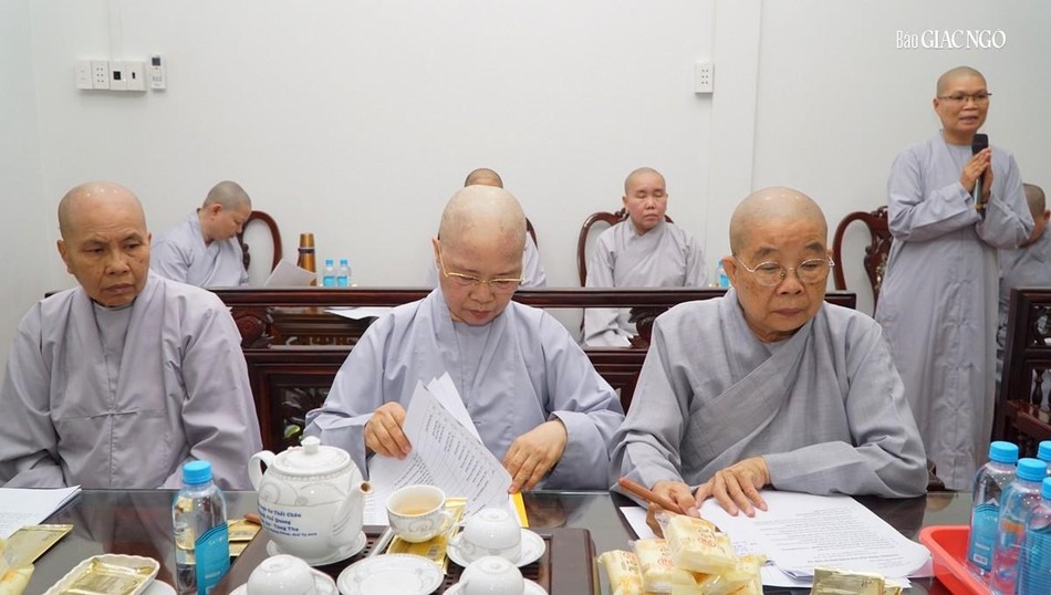 Chư Ni tham dự Chư Ni tham dự