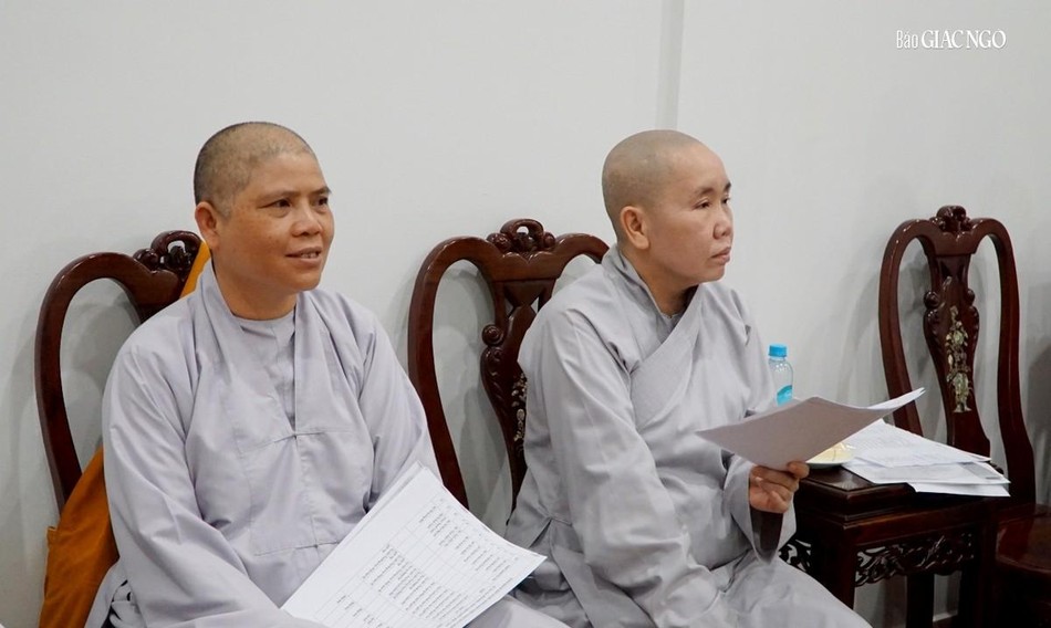 Chư Ni tham dự Chư Ni tham dự