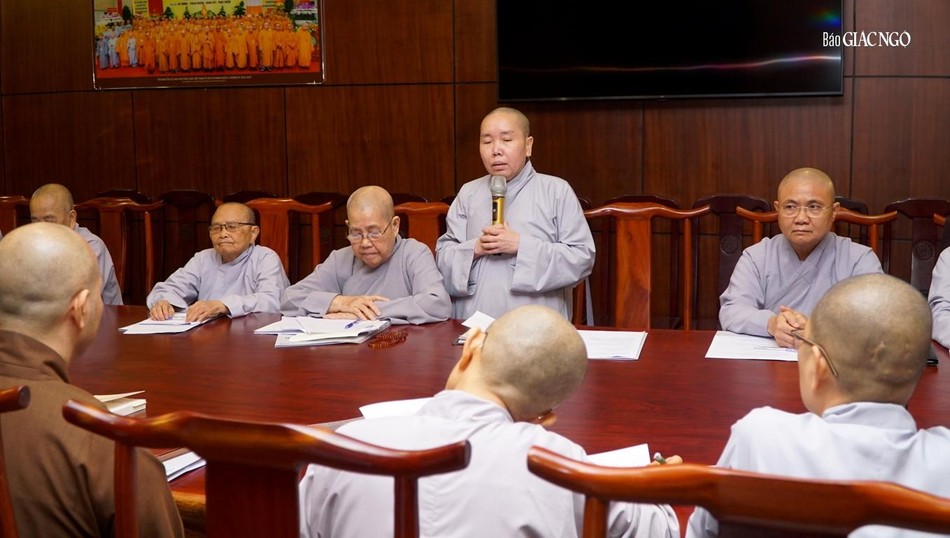 Ni trưởng Thích nữ Như Nguyệt phát biểu tại buổi họp Ni trưởng Thích nữ Như Nguyệt phát biểu tại buổi họp