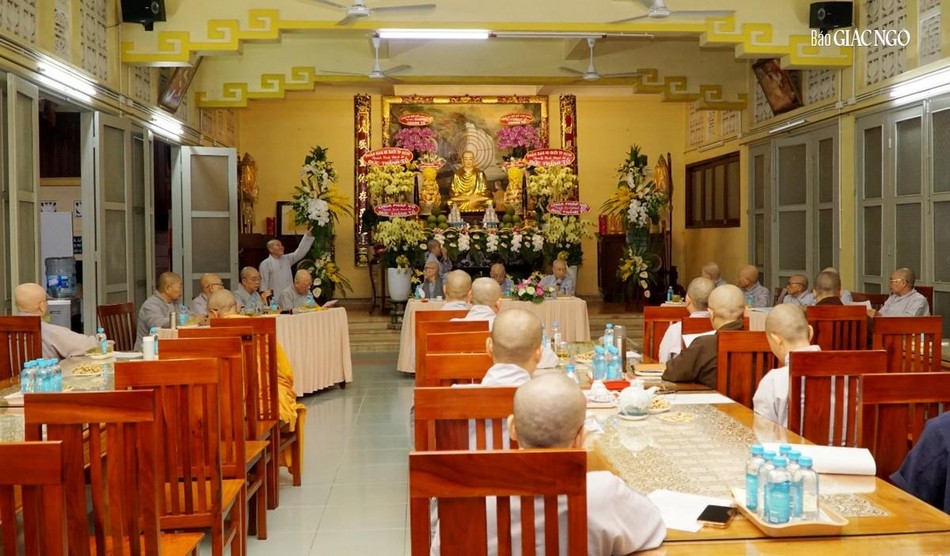 Quang cảnh buổi họp Quang cảnh buổi họp