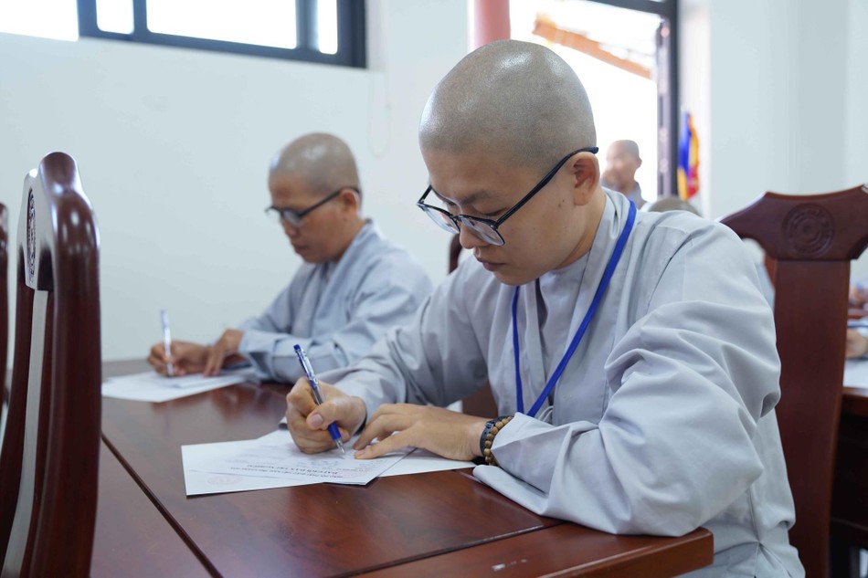 Giới tử Ni Giới tử Ni