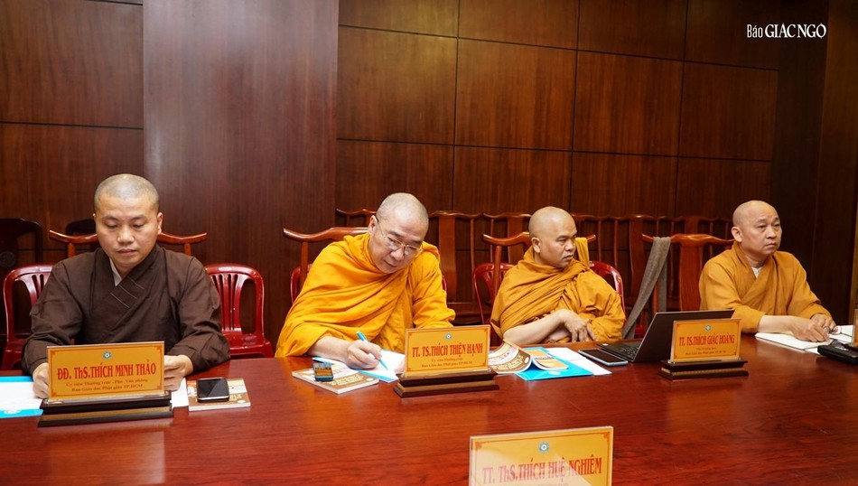 Chư tôn đức Thường trực tham dự họp Chư tôn đức Thường trực tham dự họp