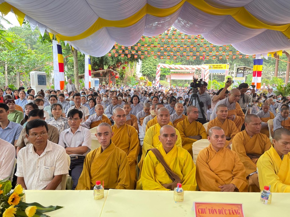 Chư tôn đức tham dự Chư tôn đức tham dự