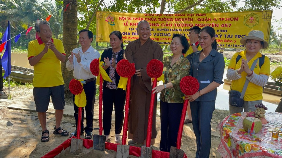 Khởi công xây dựng cầu Tường Nguyên 457 tại xã Tân An Khởi công xây dựng cầu Tường Nguyên 457 tại xã Tân An