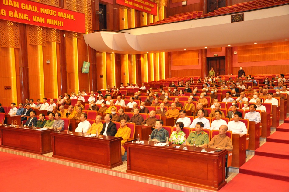 Đại biểu 4 tôn giáo trên địa bàn tỉnh là: Phật giáo, Thiên chúa giáo, Tin lành và Cao đài tham dự Đại biểu 4 tôn giáo trên địa bàn tỉnh là: Phật giáo, Thiên chúa giáo, Tin lành và Cao đài tham dự
