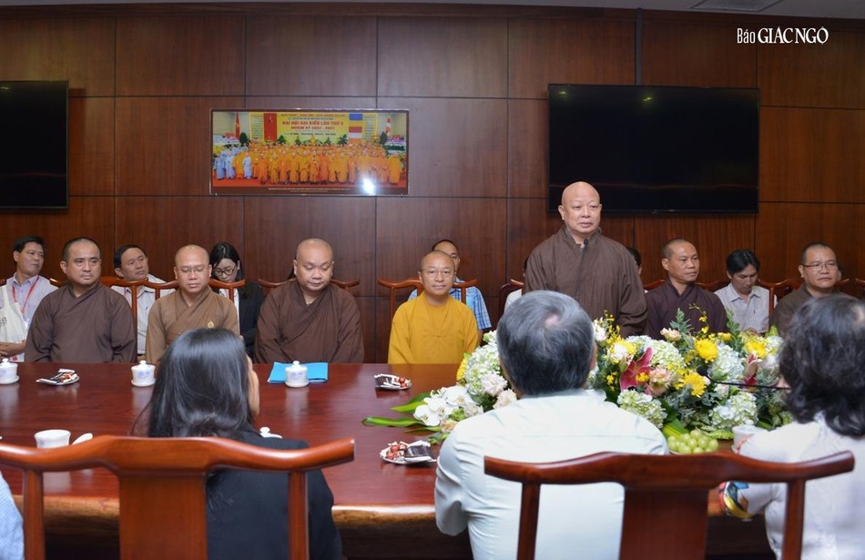 Buổi tiếp thân mật tại Việt Nam Quốc Tự Buổi tiếp thân mật tại Việt Nam Quốc Tự