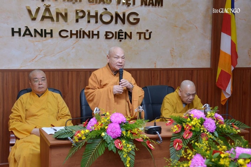 Hòa thượng Thích Thiện Nhơn phát biểu tại buổi họp Hòa thượng Thích Thiện Nhơn phát biểu tại buổi họp
