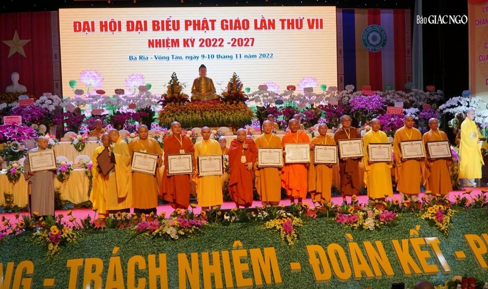 Nhiều tập thể, cá nhân đã được GHPGVN tuyên dương công đức Nhiều tập thể, cá nhân đã được GHPGVN tuyên dương công đức