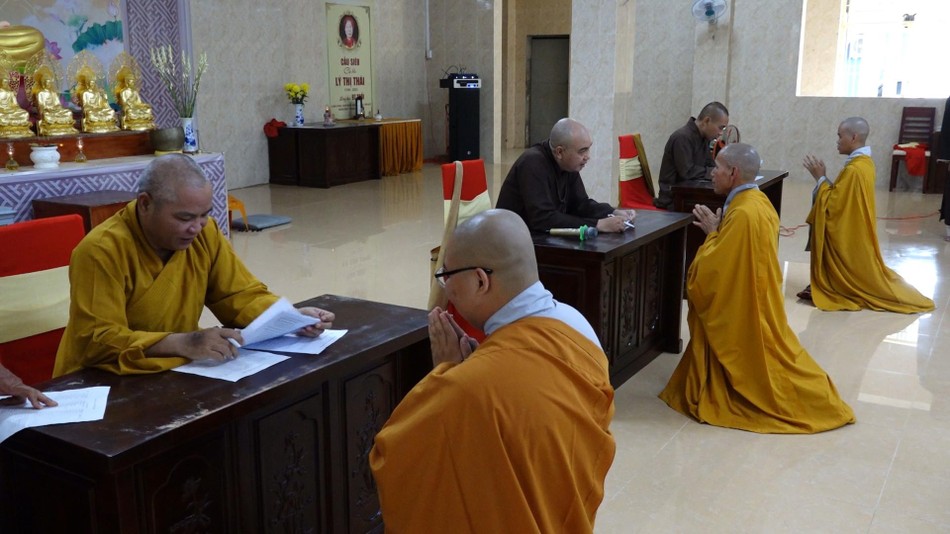 Khảo hạch giới tử tại giới đàn chùa Phật Quang Phổ Chiếu