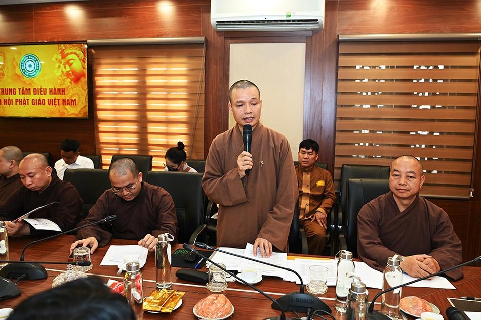 Thượng tọa Thích Minh Quang báo cáo nhân sự của Ban An ninh trật tự Thượng tọa Thích Minh Quang báo cáo nhân sự của Ban An ninh trật tự