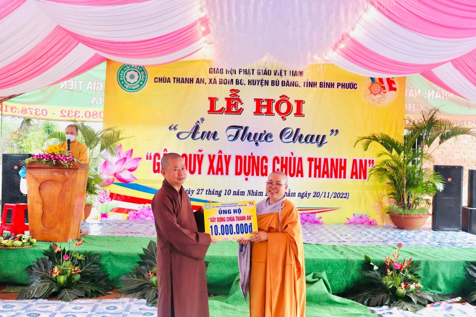 Ủng hộ kinh phí xây dựng chùa Thanh An đến Sư cô trụ trì Ủng hộ kinh phí xây dựng chùa Thanh An đến Sư cô trụ trì