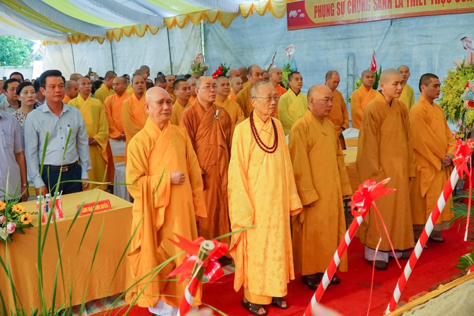 Chư tôn đức chứng minh buổi lễ Chư tôn đức chứng minh buổi lễ