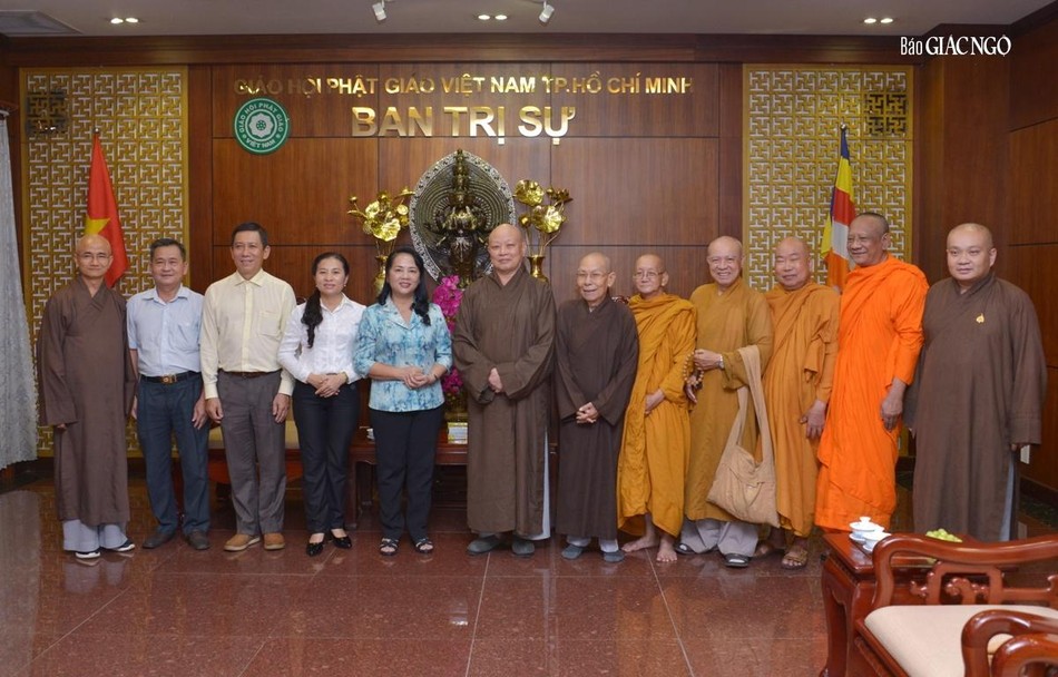 Chụp ảnh lưu niệm