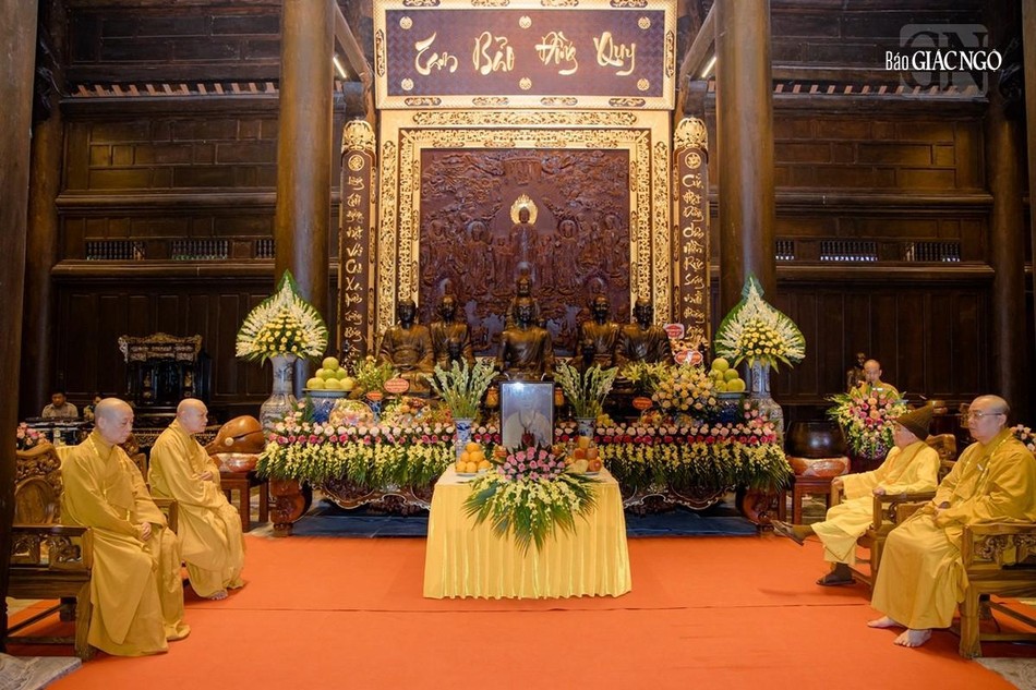 Chư tôn giáo phẩm chứng minh, tham dự lễ tưởng niệm 11 năm ngày Trưởng lão Hòa thượng Thích Thanh Tứ viên tịch