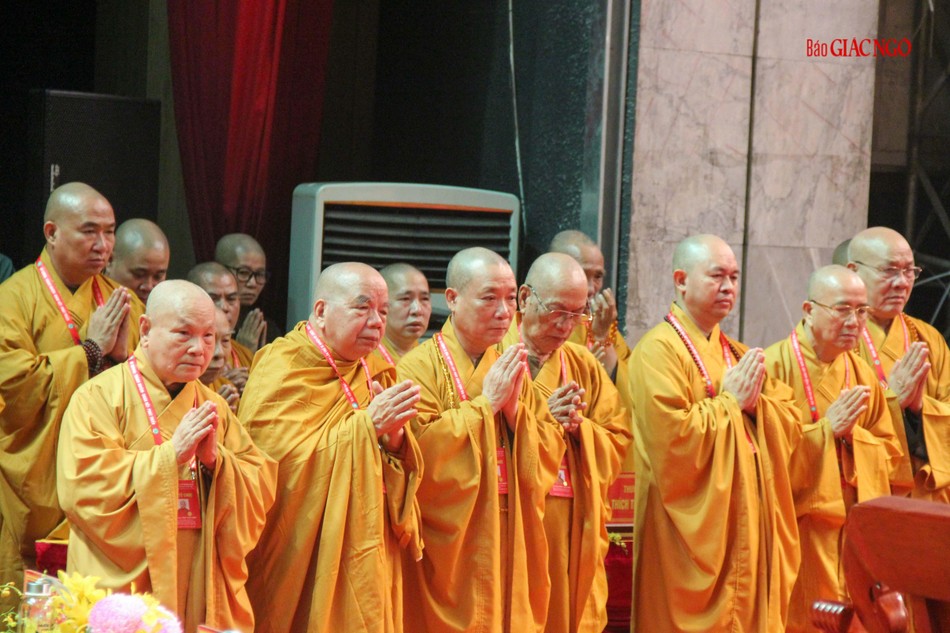 [ẢNH] Suy tôn Đức Đệ tứ Pháp chủ GHPGVN, bế mạc Đại hội đại biểu Phật giáo toàn quốc lần IX ảnh 28