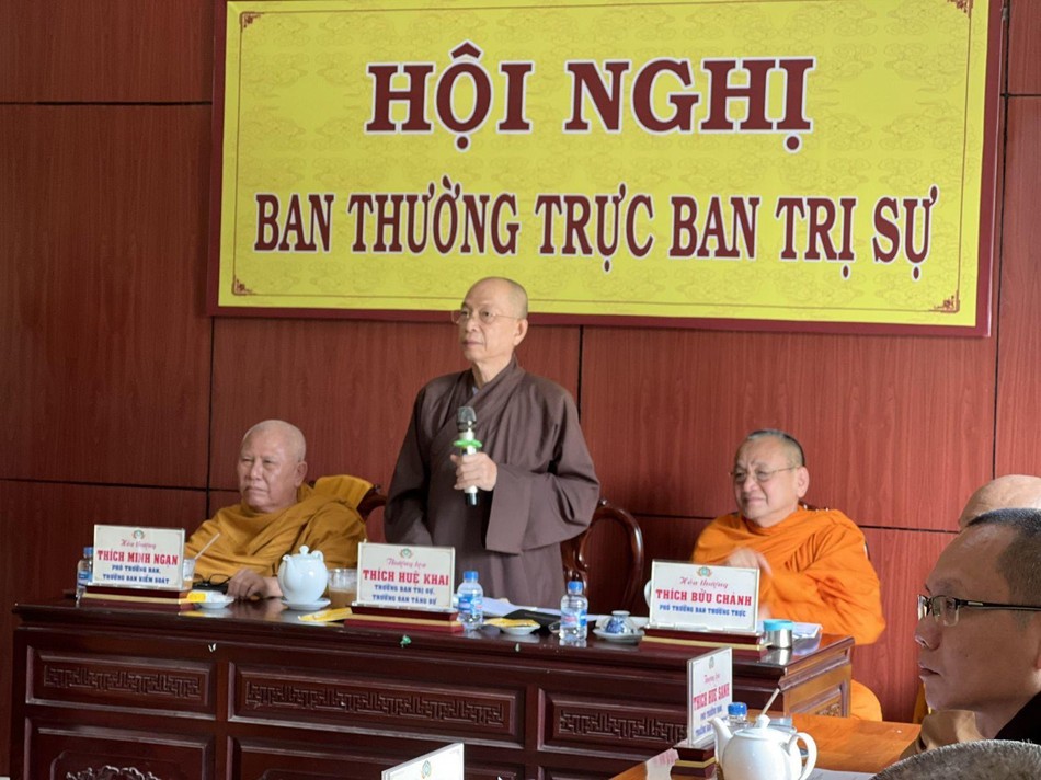 Thượng tọa Thích Huệ Khai chủ trì buổi họp của Ban Thường trực Ban Trị sự tỉnh Thượng tọa Thích Huệ Khai chủ trì buổi họp của Ban Thường trực Ban Trị sự tỉnh