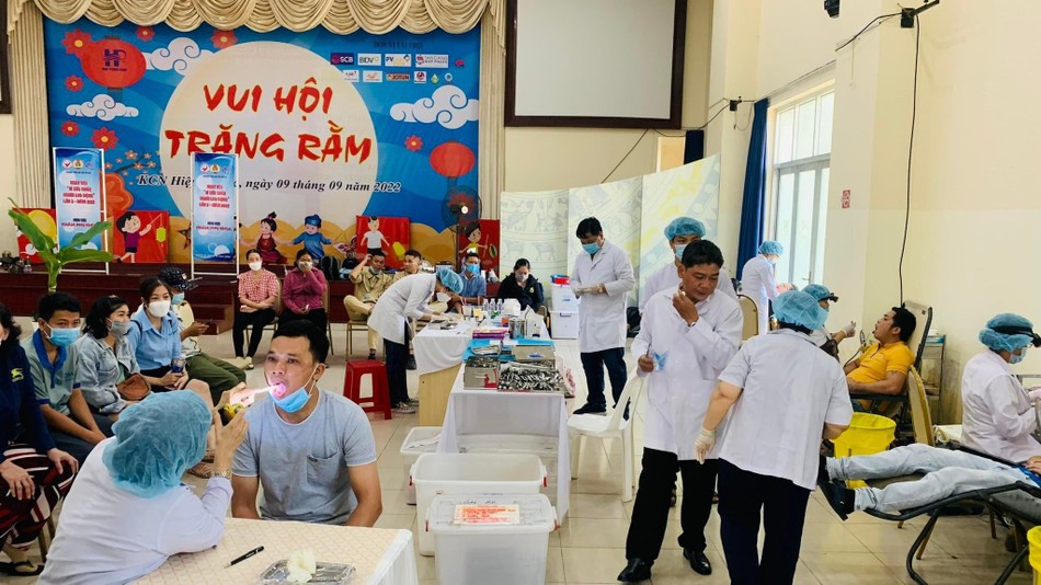 Hội Từ thiện chùa Tuờng Nguyên phối hợp với các đơn vị khám bệnh cho 1.200 công nhân Hội Từ thiện chùa Tuờng Nguyên phối hợp với các đơn vị khám bệnh cho 1.200 công nhân