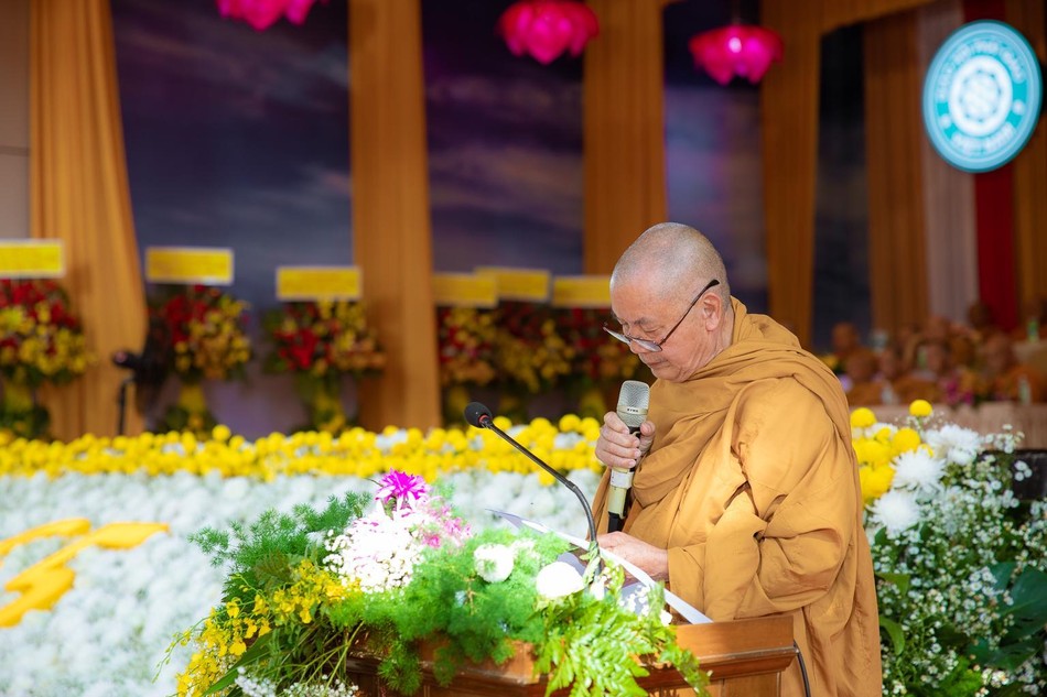 Hòa thượng Thích Giác Phùng phát biểu khai mạc Hòa thượng Thích Giác Phùng phát biểu khai mạc