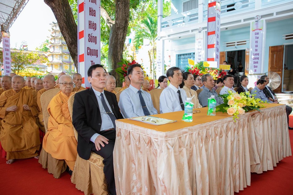 Đại diện lãnh đạo các cơ quan tỉnh, TP.Nha Trang tham dự Đại diện lãnh đạo các cơ quan tỉnh, TP.Nha Trang tham dự