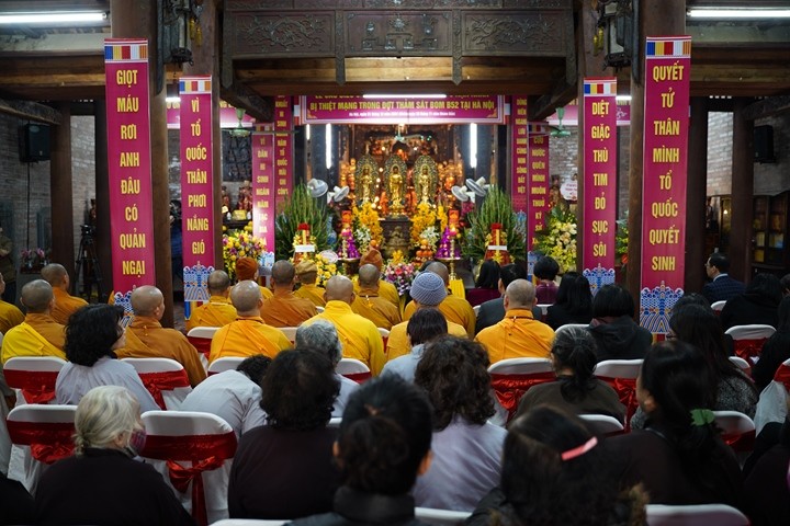 Lễ cầu siêu các anh hùng liệt sĩ Việt nam, quốc tế đã hy sinh để bảo vệ Tổ quốc và các nạn nhân bị thiệt mạng trong đợt thảm sát bom B52 tại Hà Nội Lễ cầu siêu các anh hùng liệt sĩ Việt nam, quốc tế đã hy sinh để bảo vệ Tổ quốc và các nạn nhân bị thiệt mạng trong đợt thảm sát bom B52 tại Hà Nội