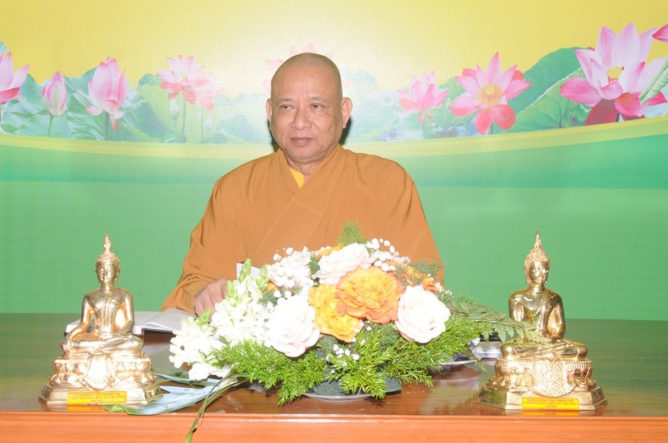 Hòa thượng Thích Phước Minh chủ trì buổi họp của Ban Thường trực