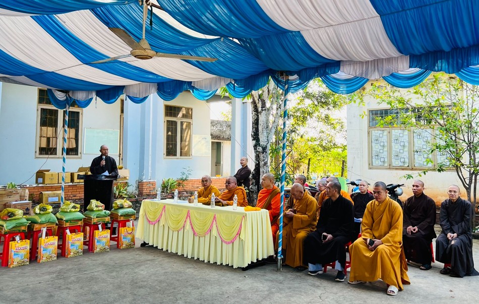 Thượng tọa Thích Đức Thiện phát biểu Thượng tọa Thích Đức Thiện phát biểu