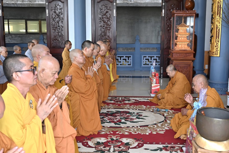 Khánh tuế chư tôn đức bên thềm Xuân Quy Mão Khánh tuế chư tôn đức bên thềm Xuân Quy Mão