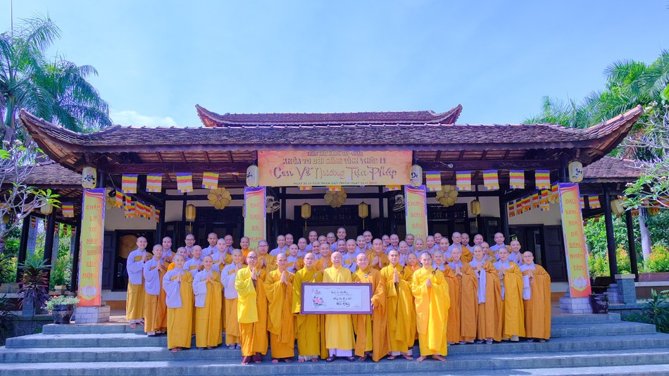 Tại thiền thất Hương Vân