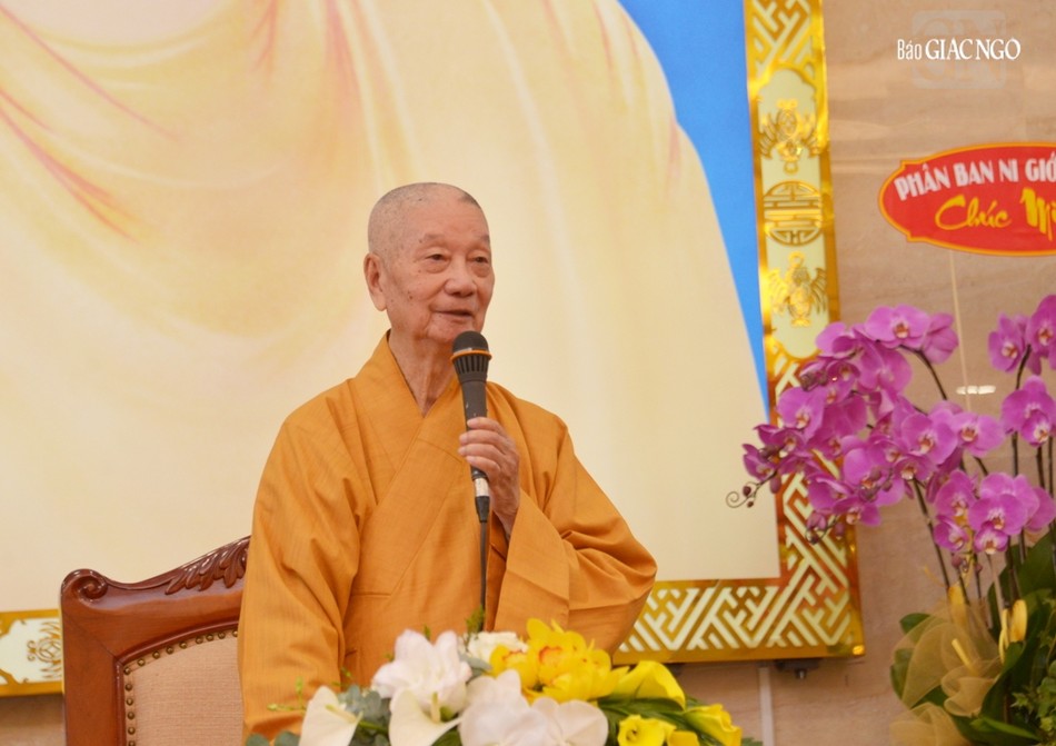 Đức Pháp chủ ban huấn từ Đức Pháp chủ ban huấn từ