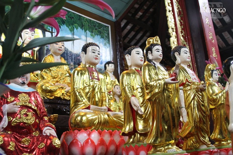 Hệ tượng tại chùa Long Bàn