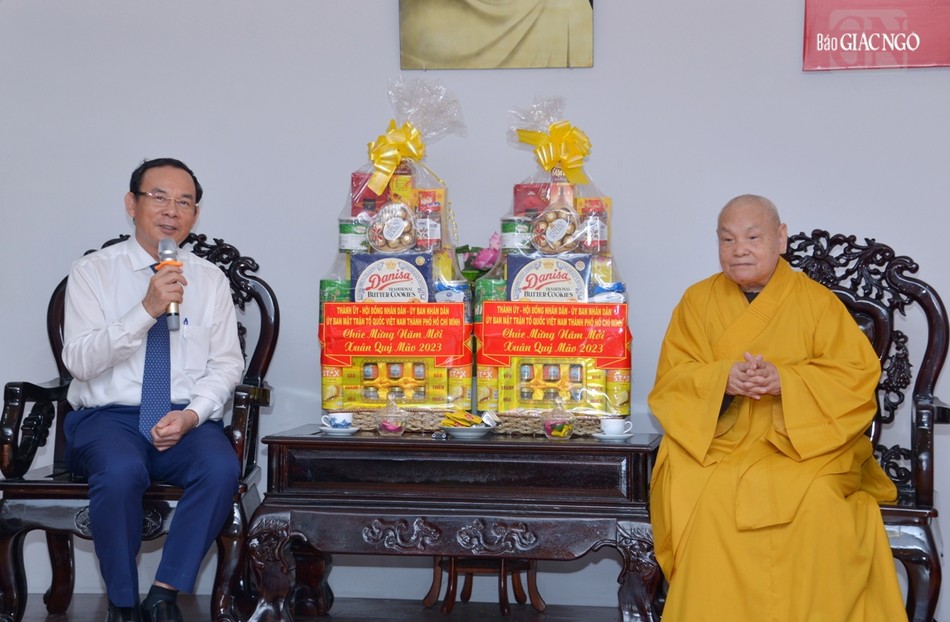 Bí thư Thành ủy TP.HCM Nguyễn Văn Nên chúc Tết đến Hòa thượng Thích Thiện Nhơn Bí thư Thành ủy TP.HCM Nguyễn Văn Nên chúc Tết đến Hòa thượng Thích Thiện Nhơn
