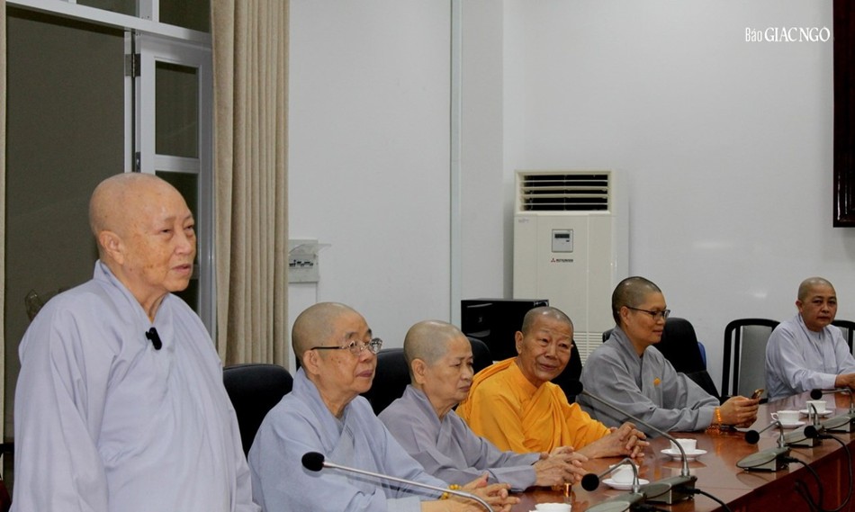 Ni trưởng Thích nữ Như Như chúc Tết đến lãnh đạo các cơ quan Ni trưởng Thích nữ Như Như chúc Tết đến lãnh đạo các cơ quan