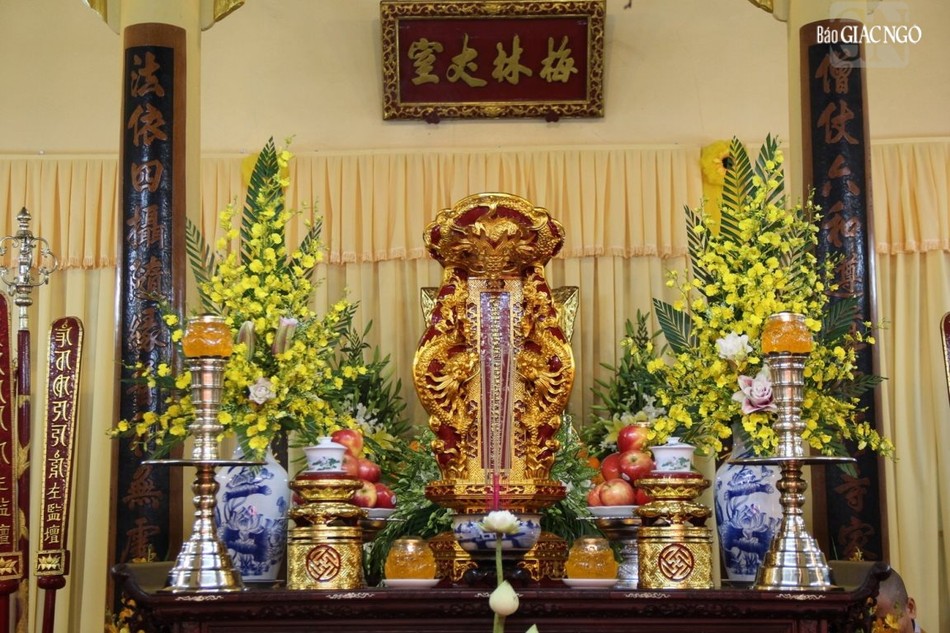 Long vị cố Trưởng lão Hòa thượng Long vị cố Trưởng lão Hòa thượng