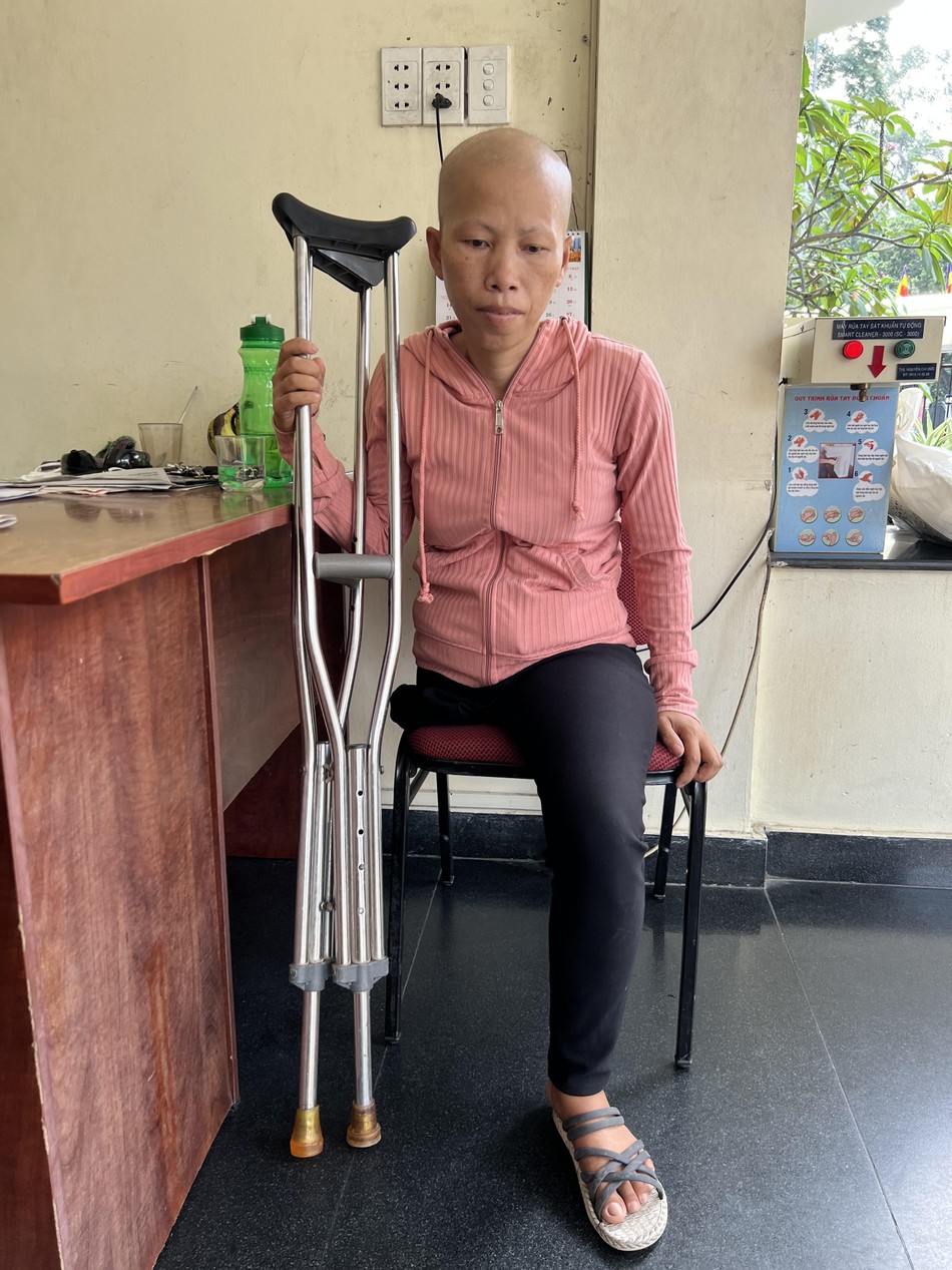 Chị Ly phải tháo khớp chân từ năm 2019 Chị Ly phải tháo khớp chân từ năm 2019