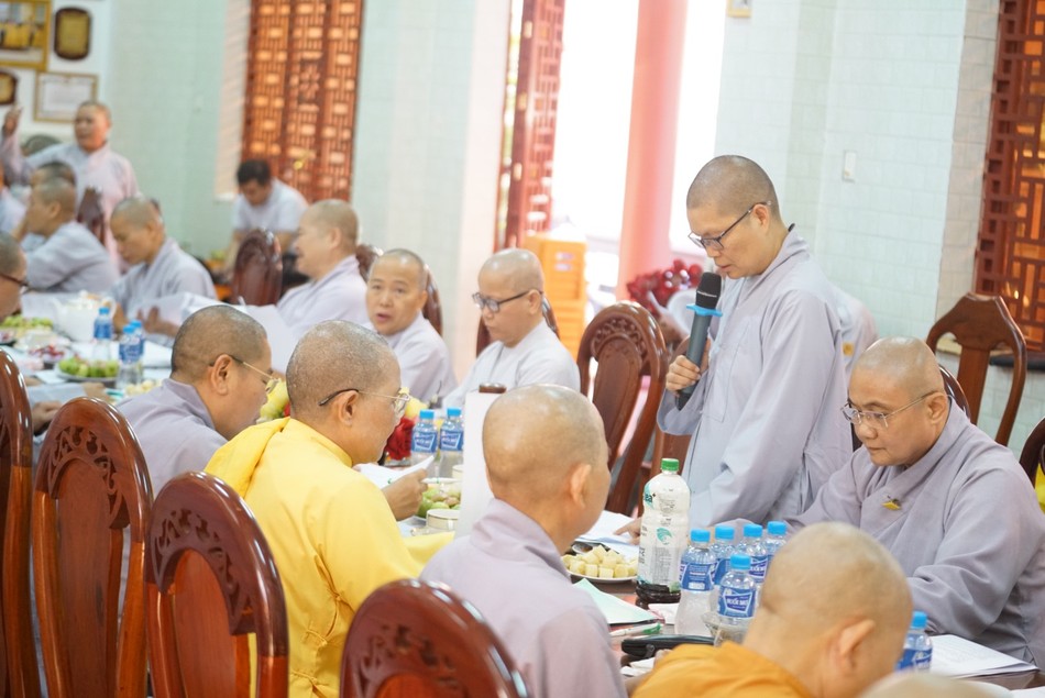 Ni sư Thích nữ Huệ Đức, Chánh Thư ký Phân ban Ni giới T.Ư phát biểu - Ảnh: PBNG Ni sư Thích nữ Huệ Đức, Chánh Thư ký Phân ban Ni giới T.Ư phát biểu - Ảnh: PBNG