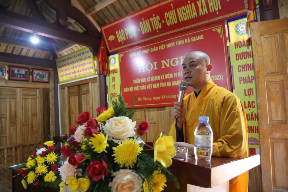 Đại đức Thích Nguyên Toàn phát biểu khai mạc Đại đức Thích Nguyên Toàn phát biểu khai mạc