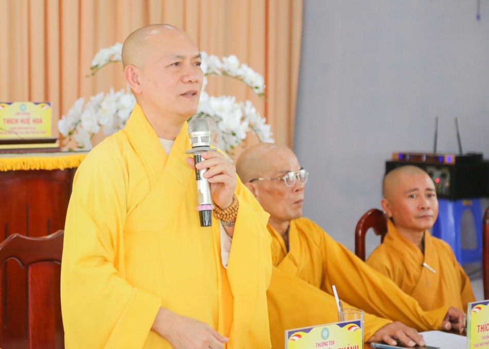 Thượng tọa Thích Phước Thành phát biểu chỉ đạo tại buổi họp Thượng tọa Thích Phước Thành phát biểu chỉ đạo tại buổi họp