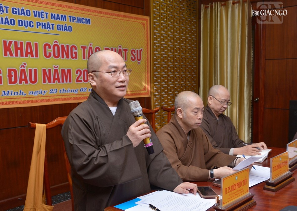Thượng tọa Thích Phước Tiến, Phó Trưởng Thường trực Ban Giáo dục Phật giáo TP.HCM phát biểu đóng góp tại buổi họp Thượng tọa Thích Phước Tiến, Phó Trưởng Thường trực Ban Giáo dục Phật giáo TP.HCM phát biểu đóng góp tại buổi họp
