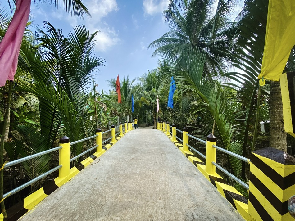 Cây cầu được đưa vào sử dụng, giúp đời sống bà con địa phương thuận tiện hơn - Ảnh: TN Cây cầu được đưa vào sử dụng, giúp đời sống bà con địa phương thuận tiện hơn - Ảnh: TN